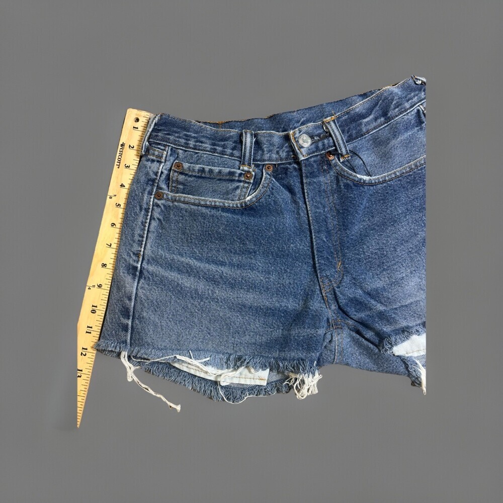 Women’s Size 26 Vintage Levi Cutoffs. Crisp, Clean. The Perfect Denim Shorts. - Picture 8 of 11